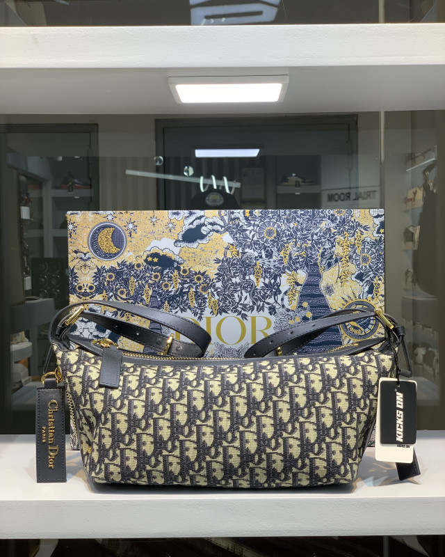 Dior Nomad Pouch Blue Oblique Jacquard Bag (1:2)